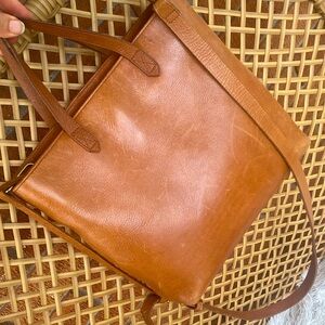 🌼💛🌻Madewell Brown Leather Tote Bag and crossbody.